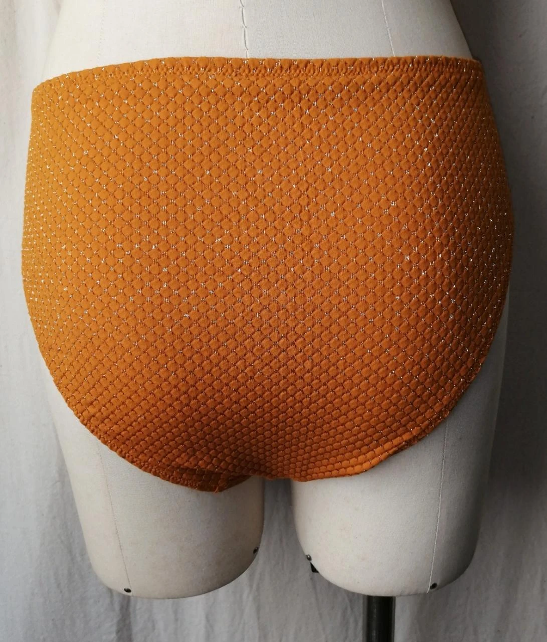 Bikini de 2 piezas: Top de banda/ braguita texturizada mostaza y dorado "Etam" – photo 9